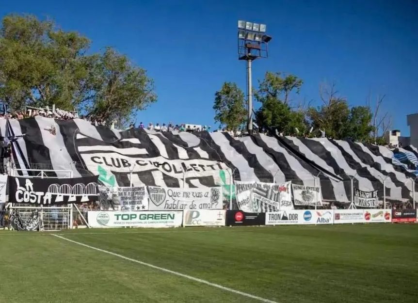 Dejaron un mensaje intimidante con un revólver y seis balas a la presidenta de un club de fútbol