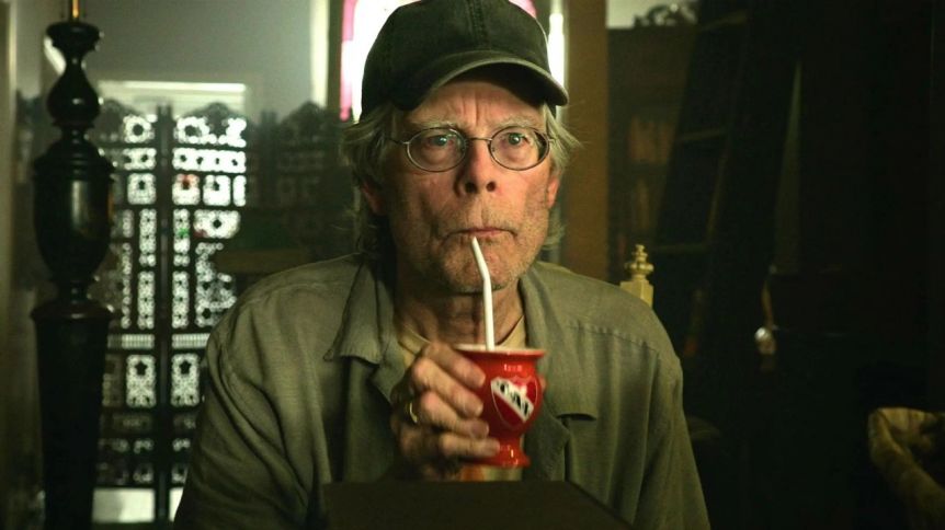 Stephen King le pidió a Biden que baje su candidatura