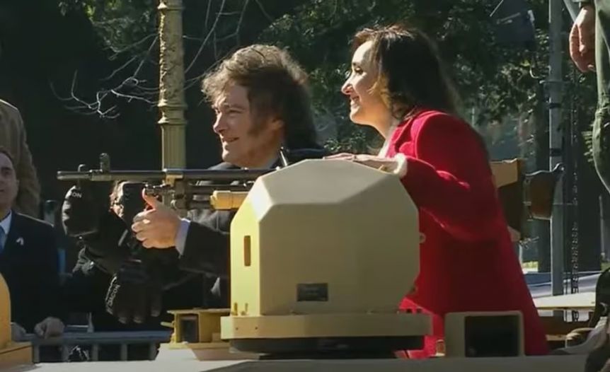 Con los veteranos de Malvinas, el desfile militar cerró los festejos por la Independencia