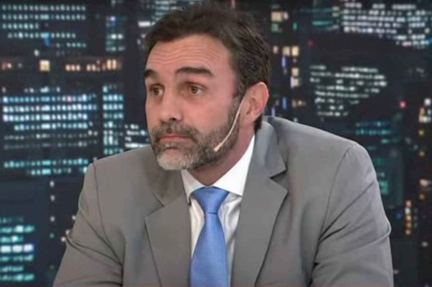 Senador libertario le pegó a dos policías que lo detuvieron por manejar borracho