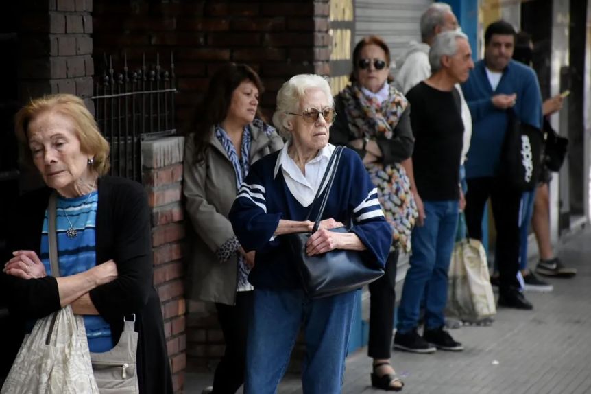 El Gobierno oficializó el bono para jubilados: cómo quedan los haberes en agosto