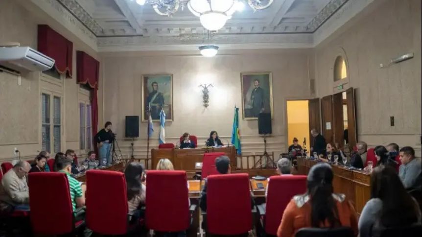 Polémica por la reincorporación de un funcionario acusado por abuso sexual