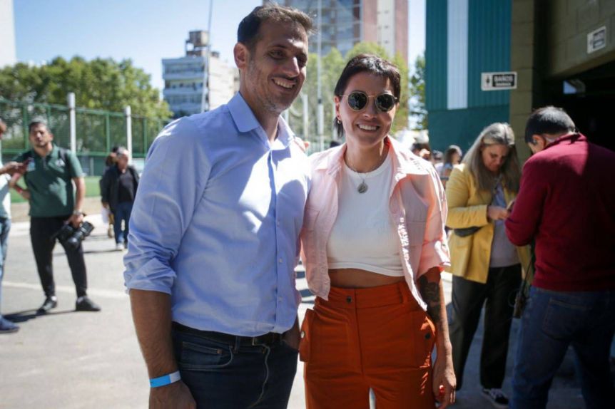 Kicillof intercede para bajar tensiones entre el peronismo y La Cámpora