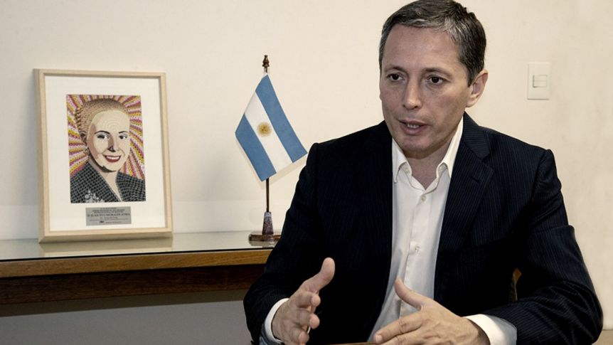 Gray busca ser la válvula de escape para enojados de todos los sectores