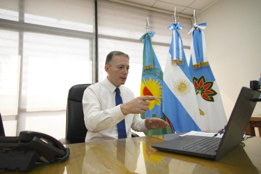 Con los tapones de punta, Gray cargó contra Nación por la eliminación de subsidios al transporte