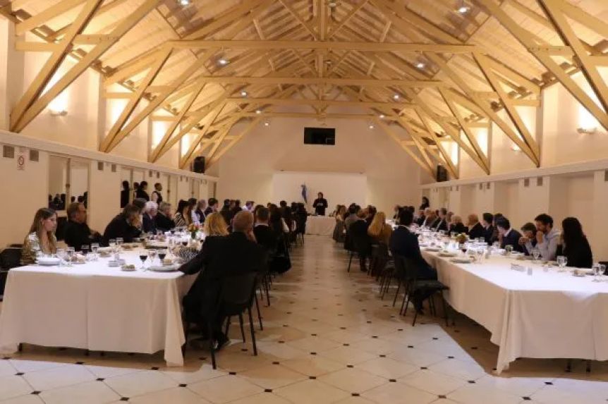 No hay peor astilla…: libertarios díscolos criticaron el asado de los 87 “héroes”