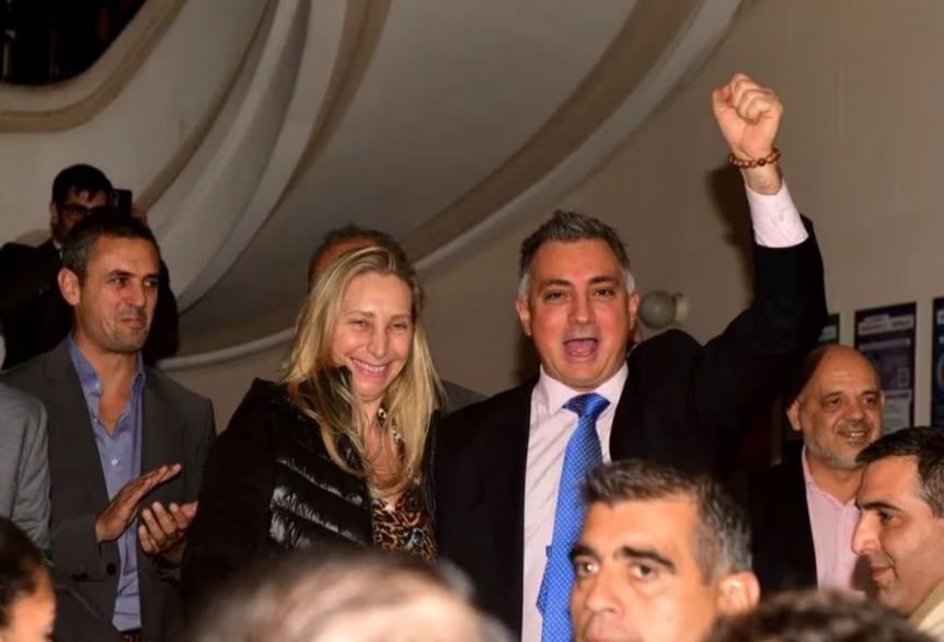 Karina Milei se prueba el traje de presidenta de LLA y ajusta el armado en la provincia