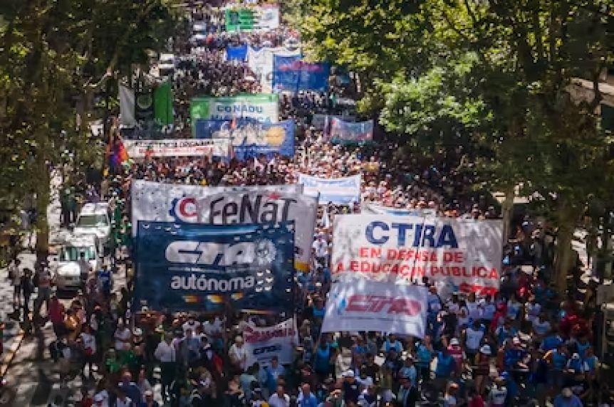Los gremios docentes se suman al paro y habrá una nueva marcha universitaria en todo el país