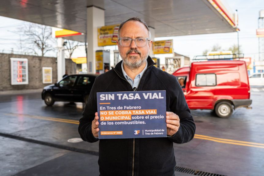 Valenzuela le dice no a la Tasa Vial: su cartel en las estaciones de servicio y el aval de Caputo