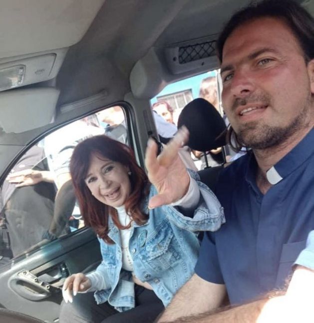 Antes del fallo que la complica, Cristina apareció en el Conurbano en modo candidata
