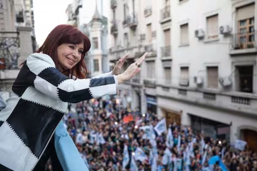 A la espera del llamado con Quintela, Cristina ya tiene nombre para su lista del PJ