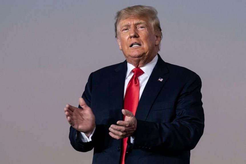 En pleno acto de campaña, Donald Trump elogió el pene de un golfista