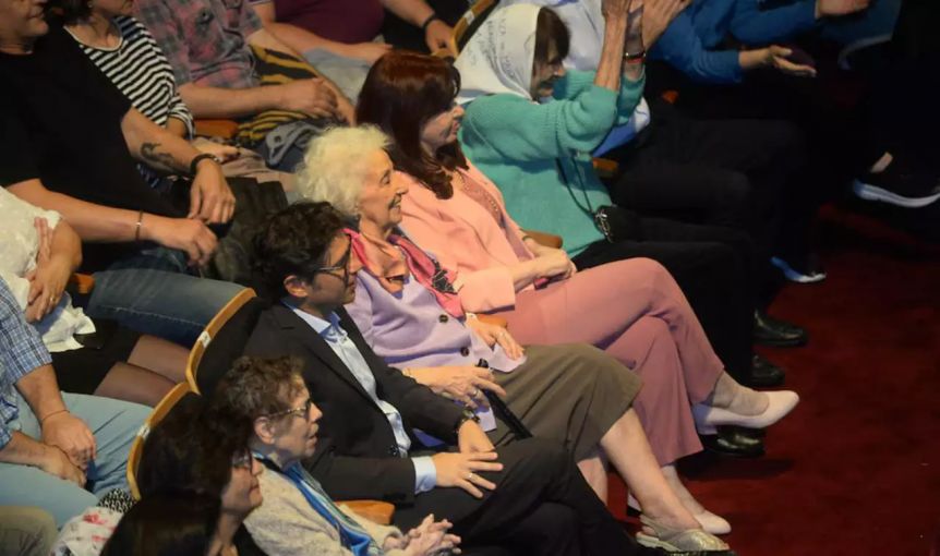 Estela de Carlotto dijo que hubo una “una frialdad bárbara” entre Cristina y Kicillof
