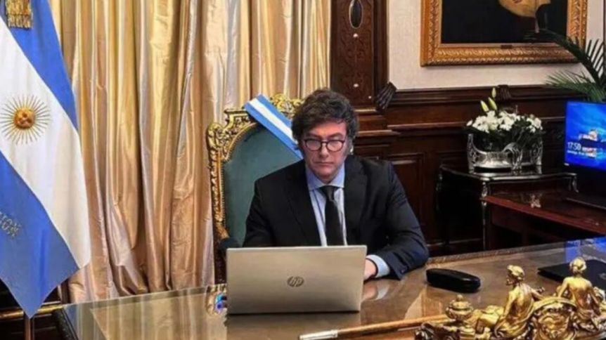 Luego de insultar a Alfonsín, Javier Milei recibe a gobernadores radicales