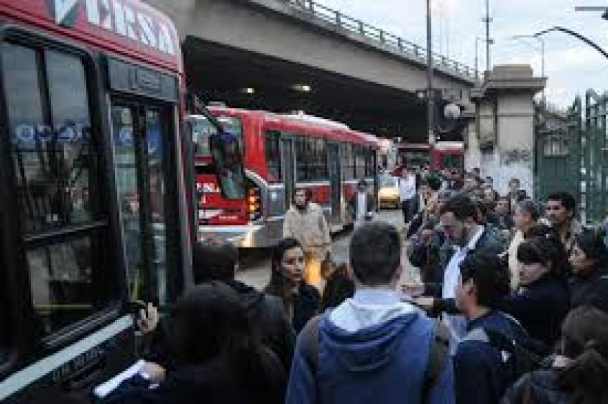 Con un paro sorpresivo, el servicio de transporte se ve afectado en el AMBA