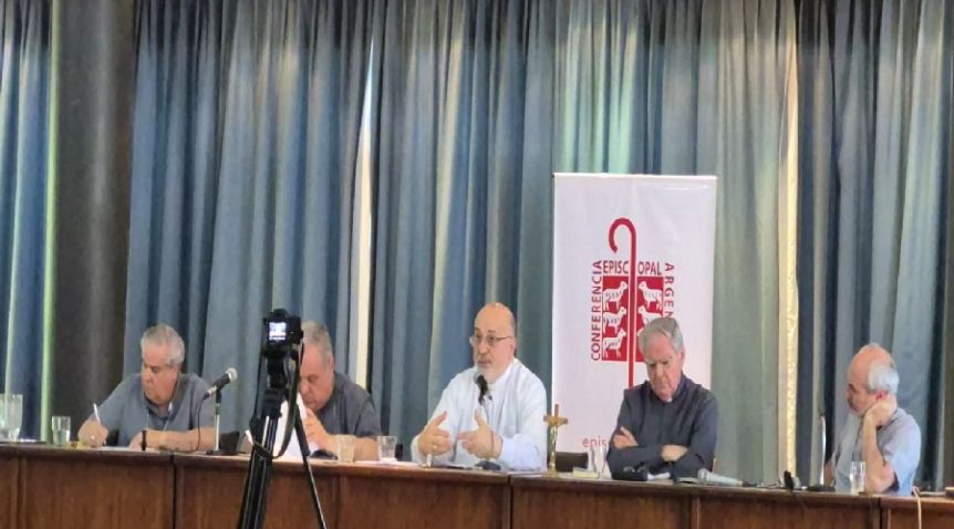Con nuevas autoridades, la Iglesia le marca la cancha al Gobierno