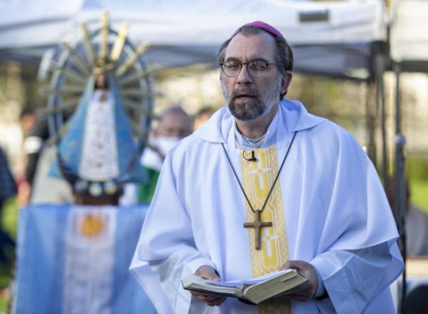La Iglesia completa lugares y designó a Carrara como arzobispo de La Plata