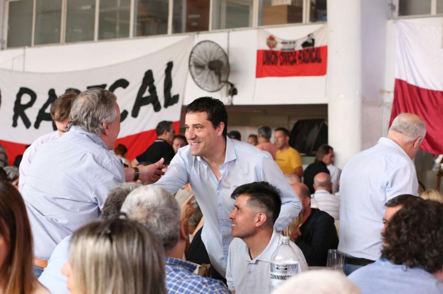 La UCR Bonaerense homenajeó a Raúl Alfonsín en un acto en Mar del Plata con Abad de anfitrión