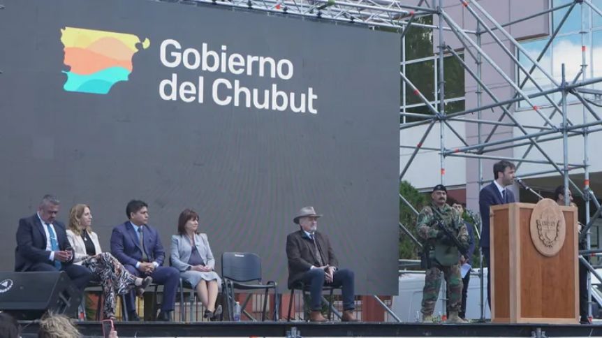 Insólito: la Orquesta Policial de Chubut le tocó “Quién se ha tomado todo el vino” a Patricia Bullrich
