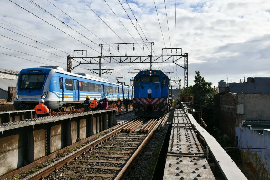 Continúa la medida de fuerza de La Fraternidad: los trenes circulan a 30 kilómetros por hora