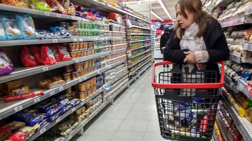 Registran aumentos en bebidas y comestibles en el inicio del mes