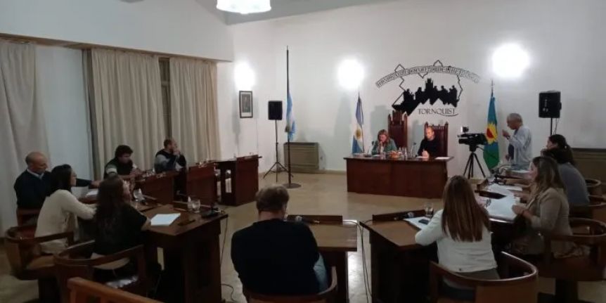 Escándalo: abucheos y clima tenso por suba de tasas en un municipio bonaerense