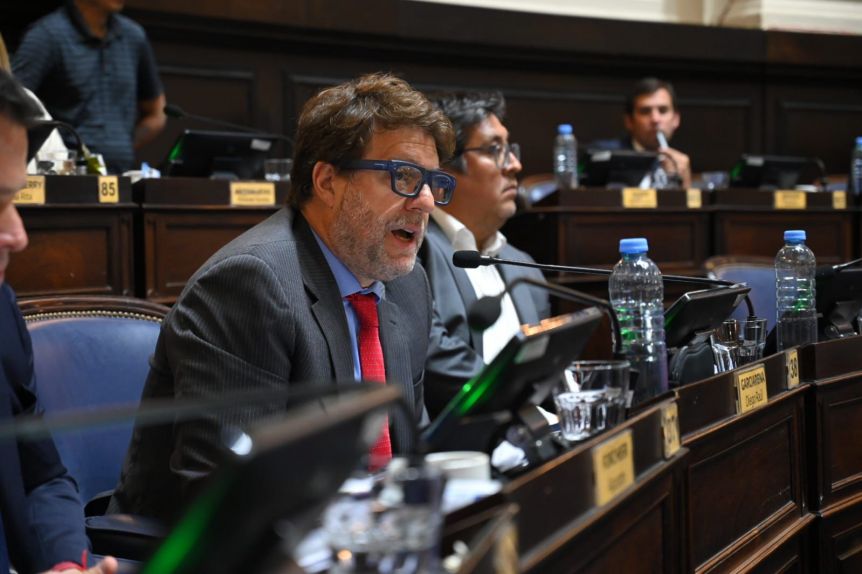 Garciarena salió con los tapones de punta tras los dichos de Bianco por el Presupuesto