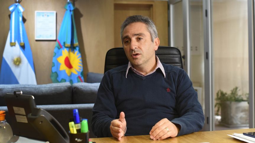 Larroque cargó duro contra La Cámpora y apostó por “tender puentes” entre Cristina y Axel