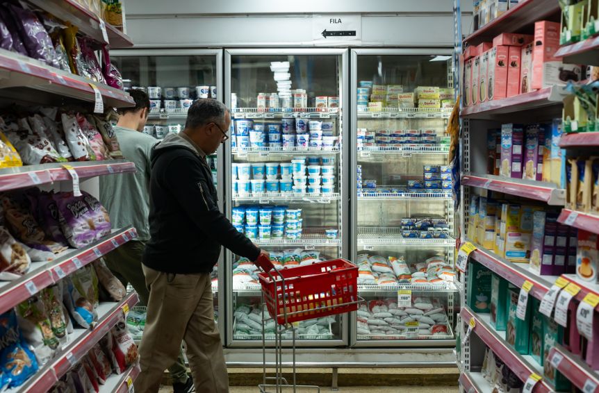 Milei interviene en el mercado para intentar bajar el precio de alimentos