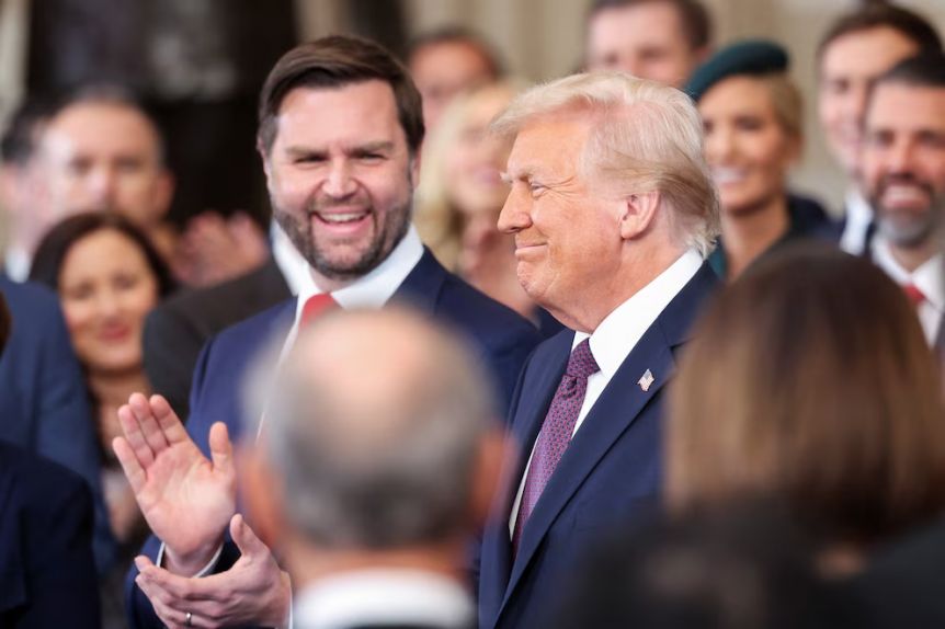 Juró Donald Trump y asumió como nuevo presidente de los Estados Unidos