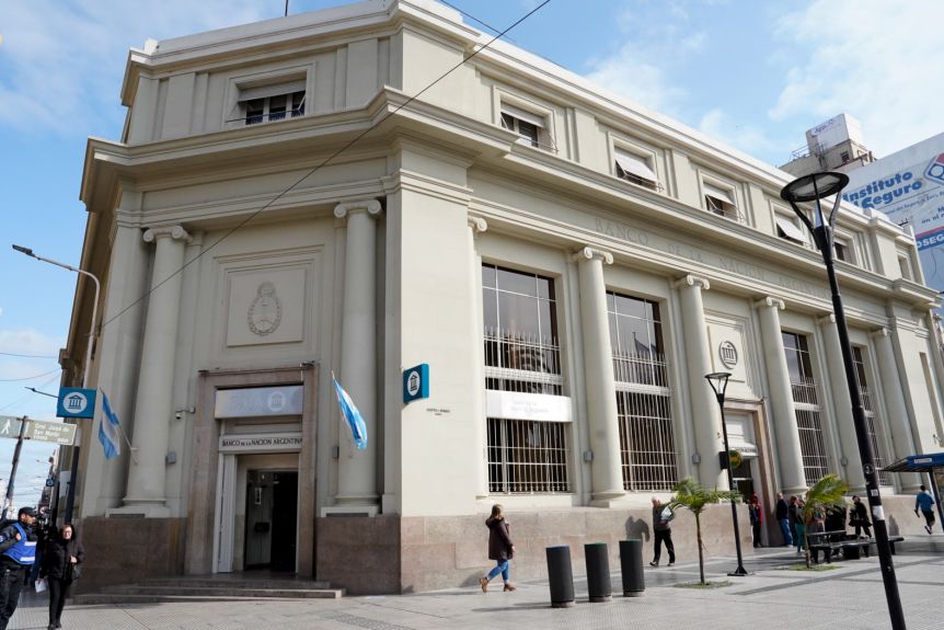 Banco Nación en la mira de la motosierra, los municipios podrían perder sus sucursales