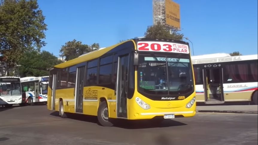 Marzo arranca con aumentos: subió la nafta y el boleto de colectivos