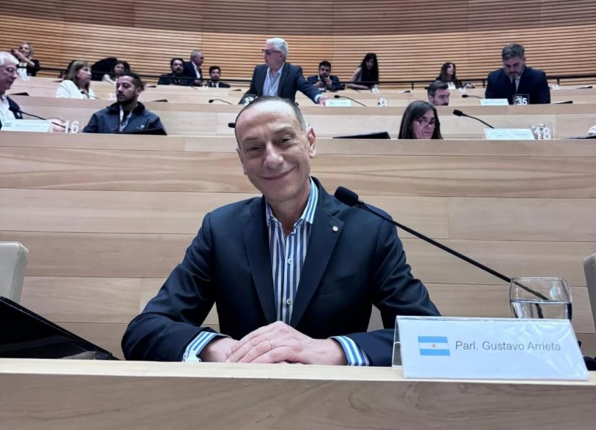 Las críticas a Milei llegaron al Parlasur: “Es un avasallamiento a las instituciones democráticas”