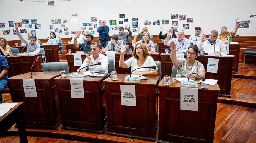 Avellaneda donó $1000 millones a Bahía Blanca y Ferraresi llamó a municipios a imitar la acción