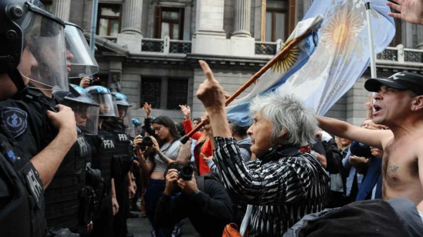 Crece la tensión en la previa de una nueva marcha de jubilados
