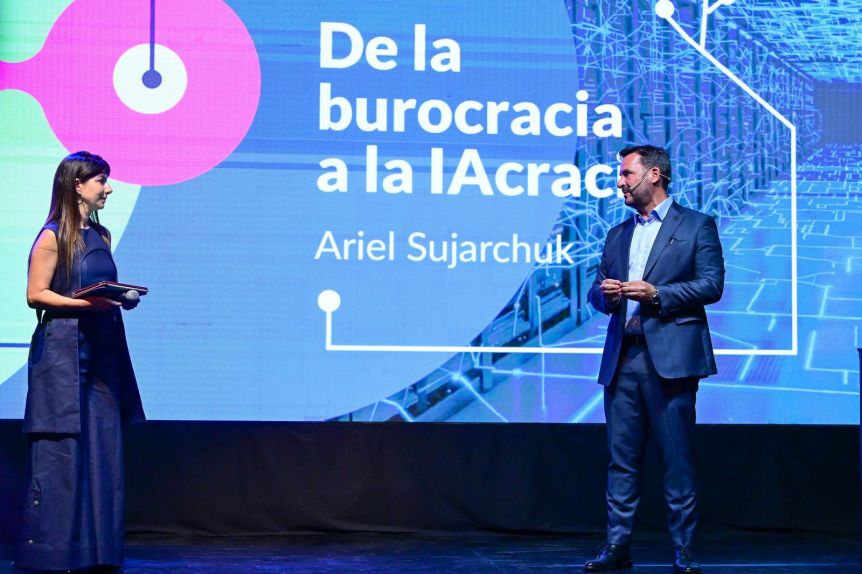 Sujarchuk lanzó un espacio para formar una ciudadanía y ética digital en la era de la IA