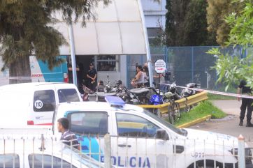 Tiros y piedrazos por choque de barras en un hospital de La Plata 