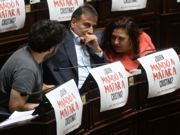 Enojados por la movida en Diputados, en la Gobernación hablan de “golpe de Estado”