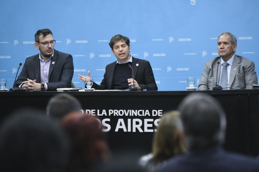 Entre el localismo y los “caprichos”, la oposición mira de reojo el adelantamiento