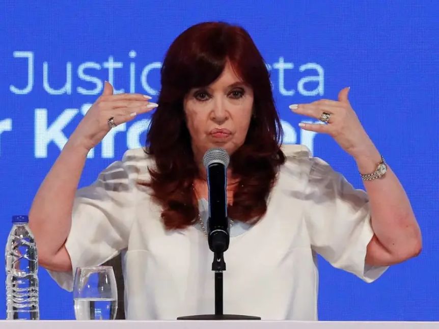 CFK fustigó a Milei: