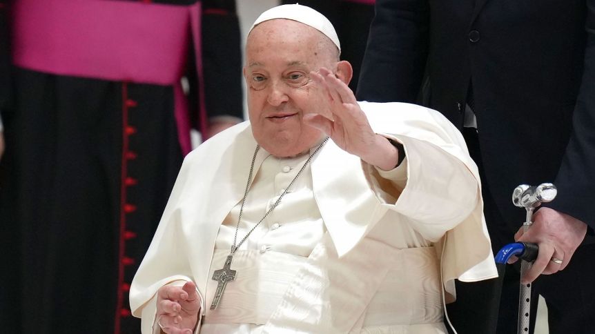 Hasta cuándo se suspenden las clases por la muerte del Papa