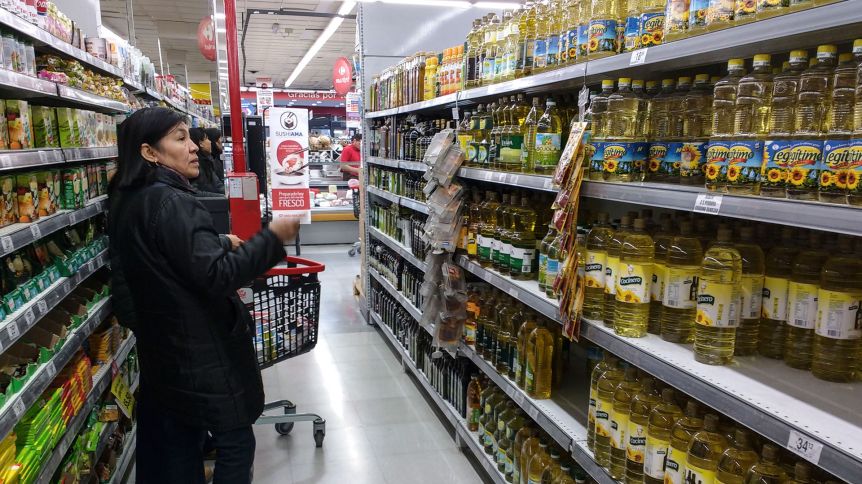 Fantasmas del pasado: el Gobierno presiona a proveedores y podría faltar aceite