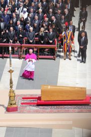 Con Milei en primera fila, una multitud despidió al papa Francisco