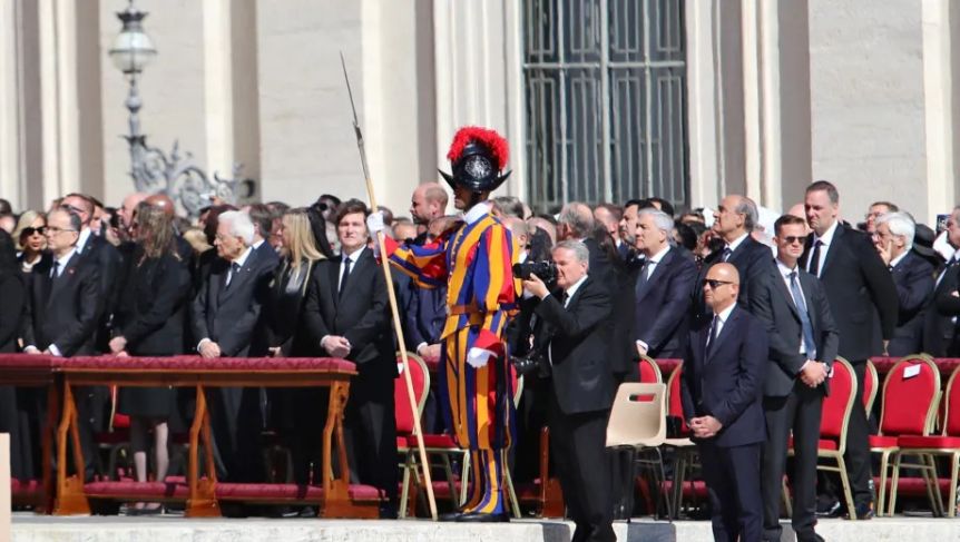 Milei viajará a Roma para asistir a la asunción del nuevo papa