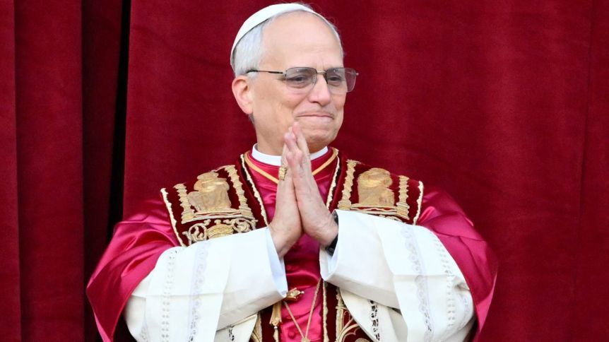 En su primera misa, el papa León XIV recordó a Francisco y pidió tomar a Jesús como modelo