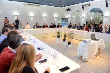 Intendentes UCR quieren tener voz en la conducción conjunta del Partido