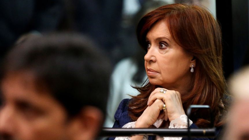 La Justicia notificó a CFK la prisión domiciliaria y no tendrá que ir a Comodoro Py