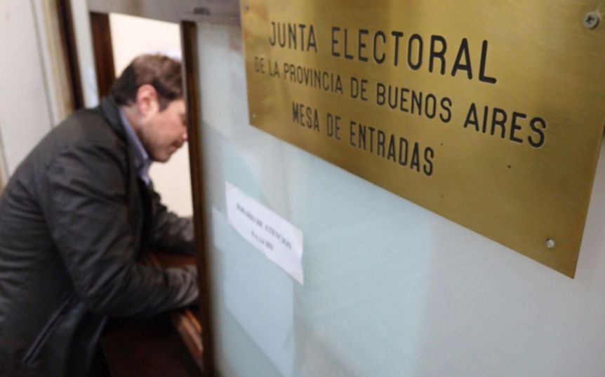 Territorio, tensión y pragmatismo: las claves del cierre de listas en la Provincia