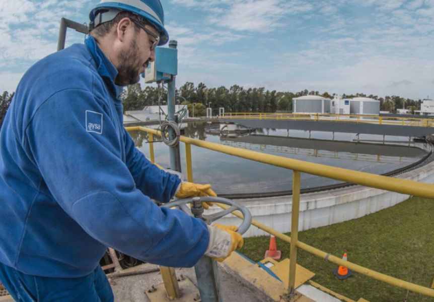 Avanza la privatización de AySA, Milei autorizó a la empresa a cortar el agua a usuarios morosos