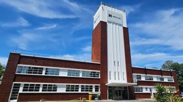 Un gigante mundial de la higiene cierra su planta en la Provincia y despide a todos sus trabajadores